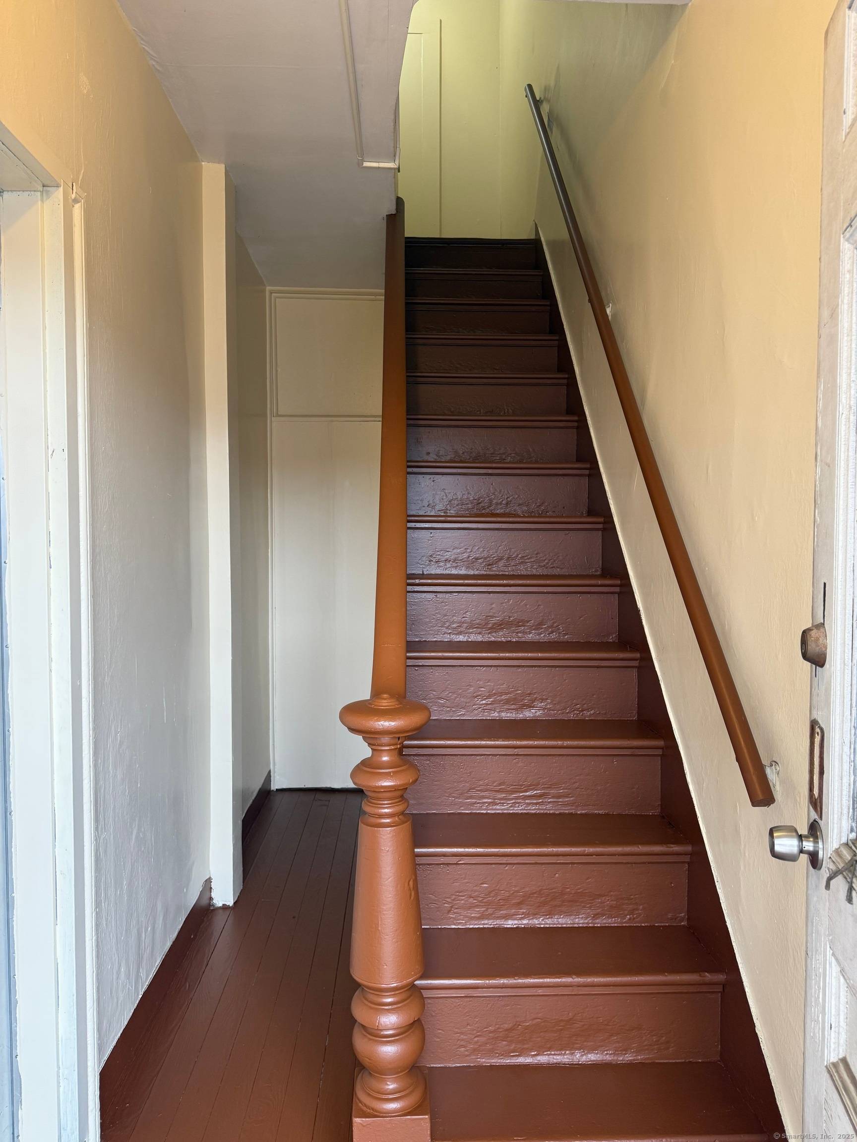 Investor Opportunity Turnkey 5 family property in the heart of Waterbury offering excellent cash flow and strong rental history.