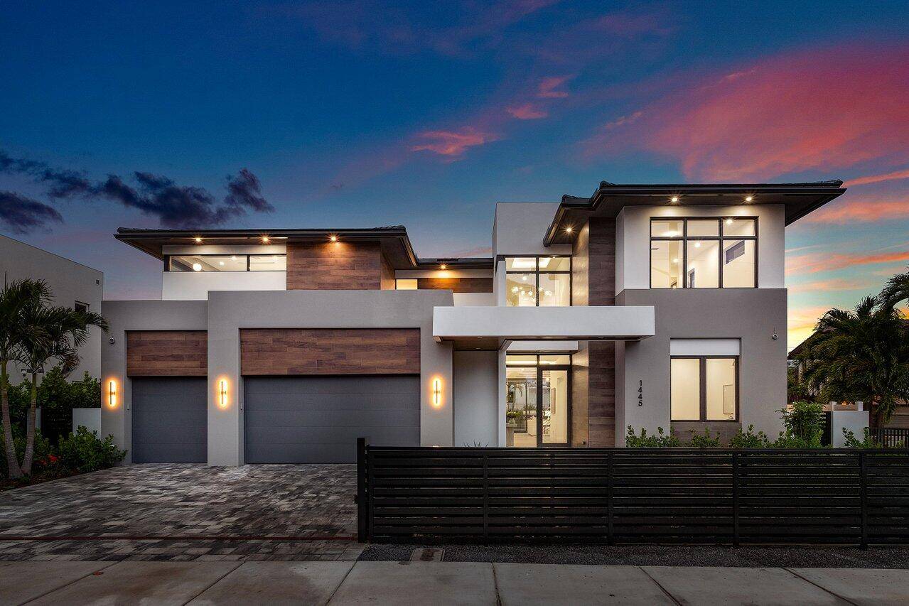 Core 4 Homes proudly unveils their newly completed Tropical Modern Estate, a masterpiece of design and craftsmanship.