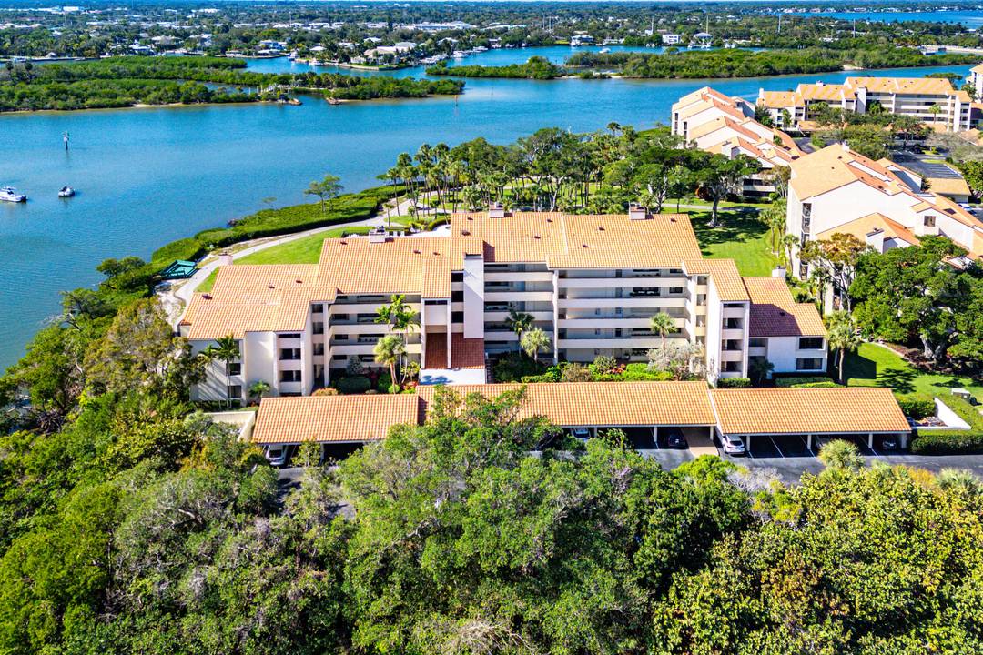 Fully renovated 3 bed, 2 bath condo in highly desirable gated community of Jupiter Harbour, offering exceptional privacy amp ; quiet coastal living.