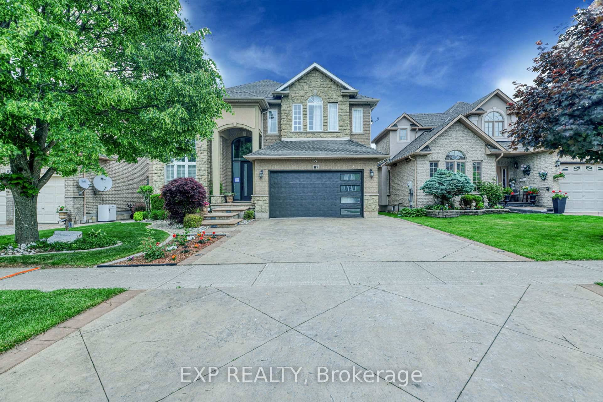 Fully furnished and move in ready !