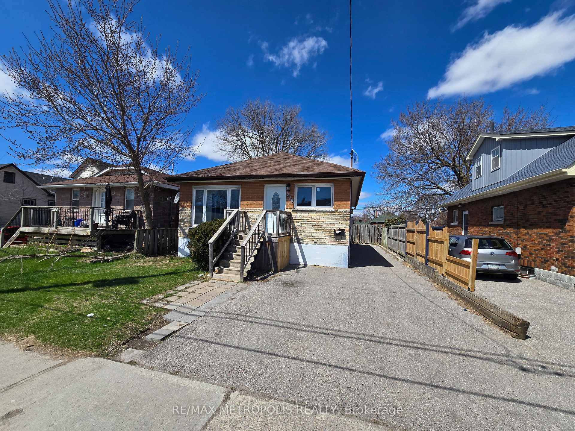 The Charming Detached with 3 Good size bedrooms and 1.