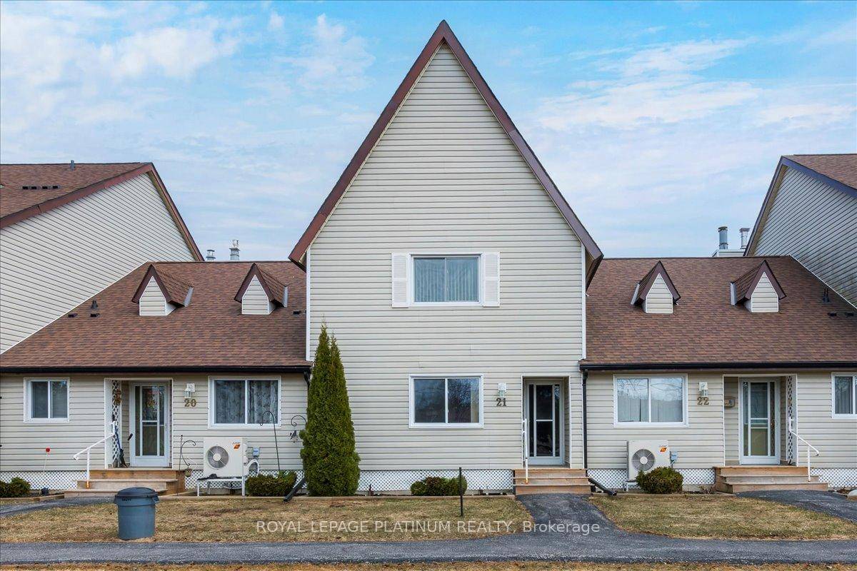 Lagoon City 3 oversize Bedrooms 3 bathroom bright and very spacious Condo Townhouse with the most tranquil waterfront setting and untouched natural forest, your condo unit includes private docking area ...