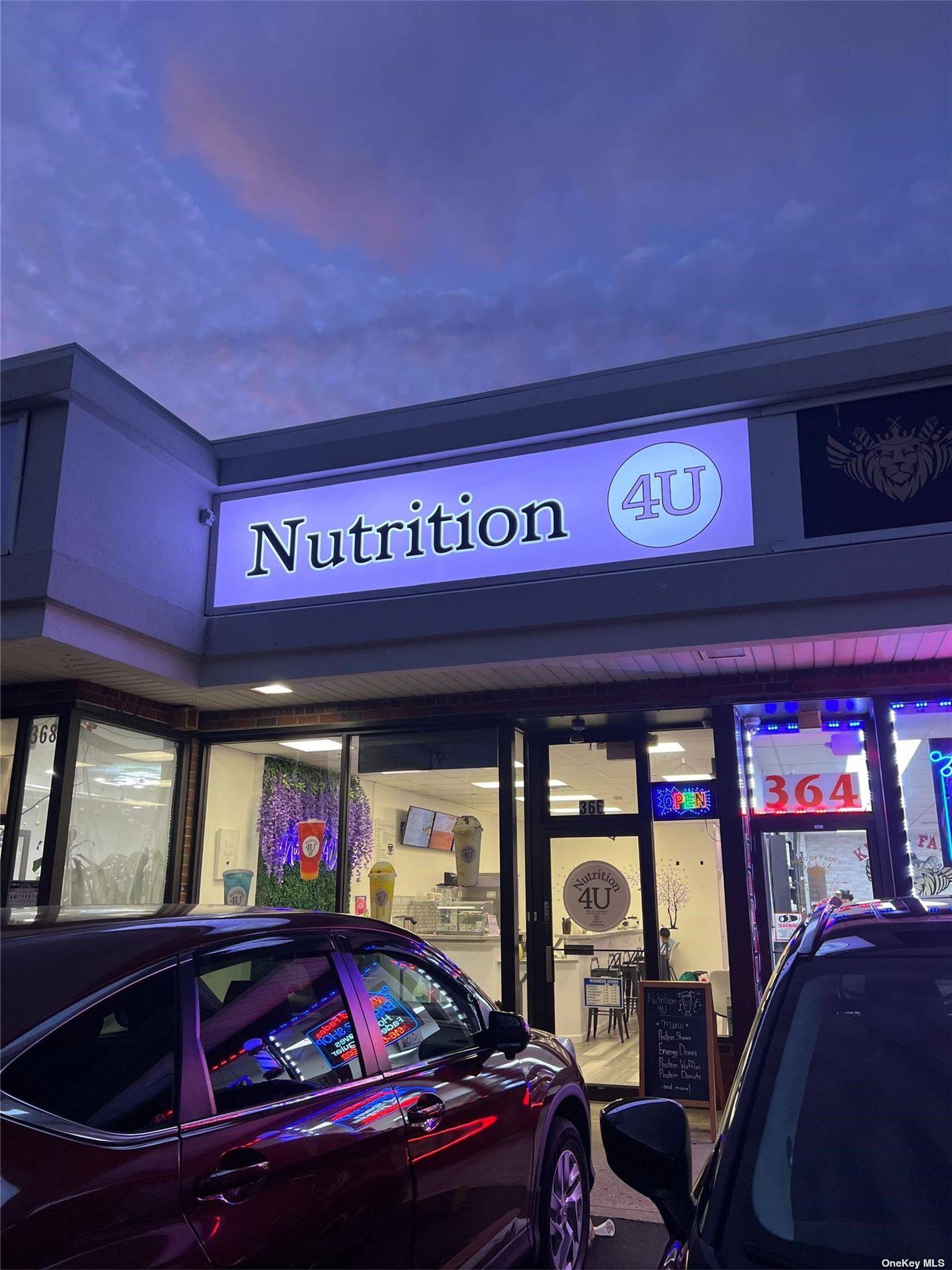 1, 050 sqft Commercial space for SALE !