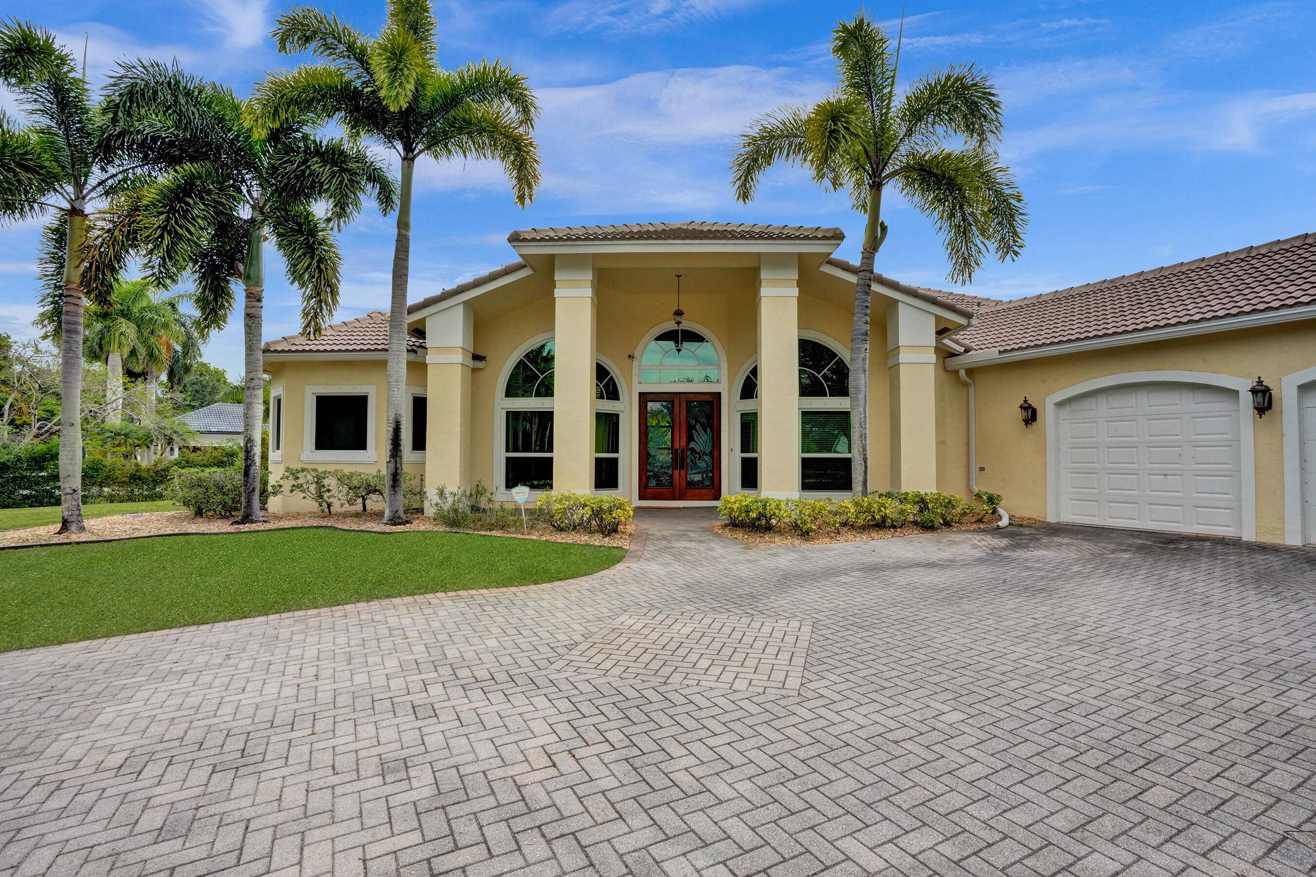 Don't miss this fully appointed 5 bedroom 3 1 2 bath home for rent in the upscale Wellington Aero Club community !