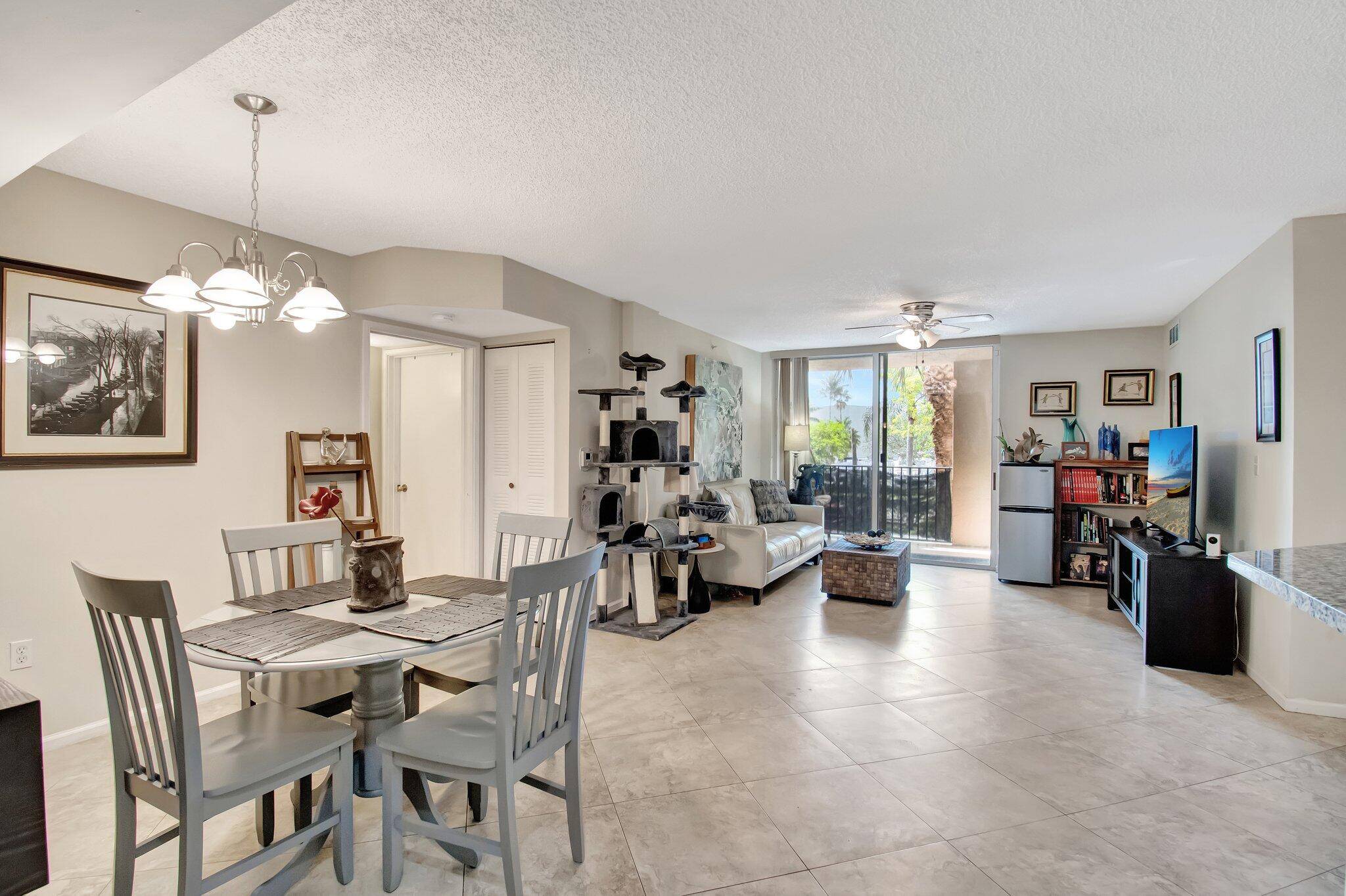 Enjoy coastal living in this light filled 2Bed 2 Bath 2nd floor condo, located in Mariner's Cay a gated, highly sough after resort style community on the Intracoastal.