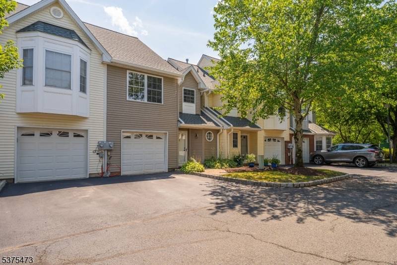 This beautifully updated interior unit townhome renovated in 2025 offers a bright, modern layout with room to live, relax, and entertain.