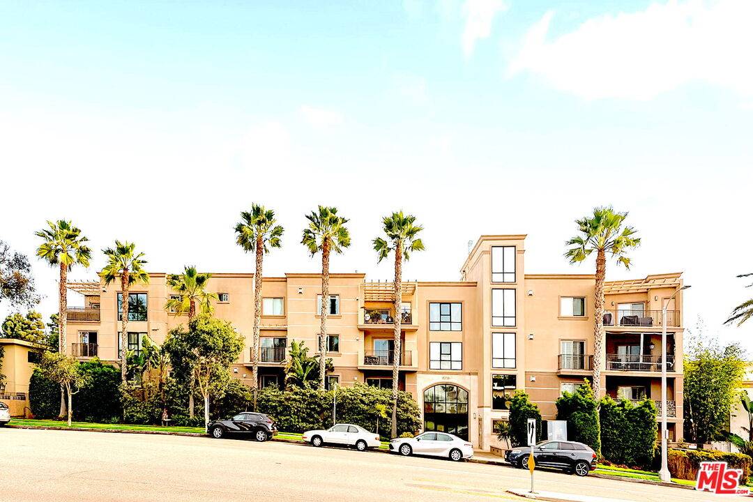 8238  W Manchester Ave 2.0 LA