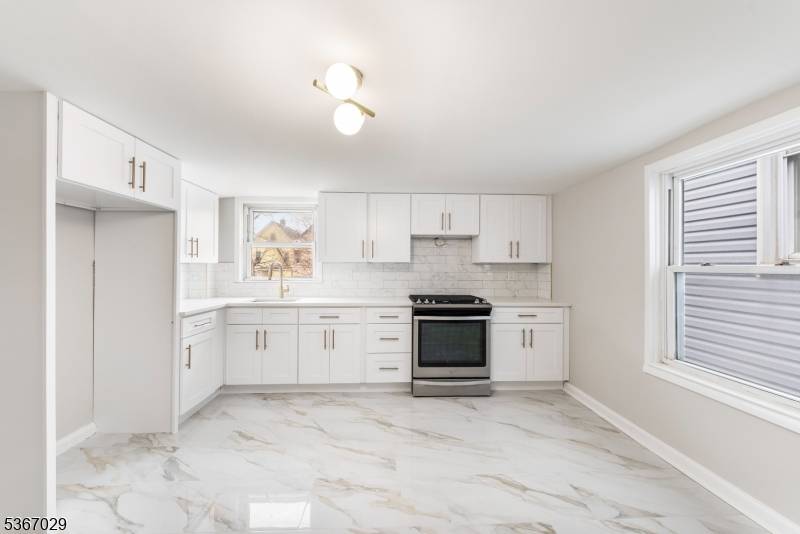 2 UNITS WITH ADDITIONAL BONUS UNIT !