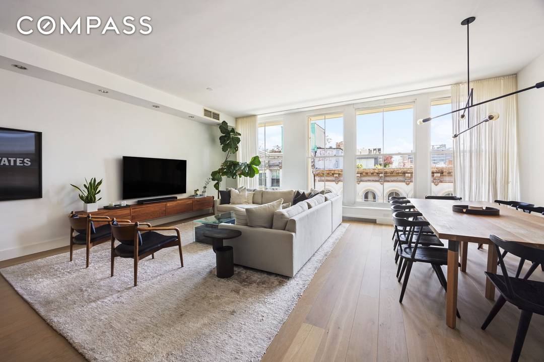 Full Floor Tribeca Loft Condo Step off the key locked private elevator into this full floor residence, where open northern exposures frame views that stretch up to the Chrysler Building.