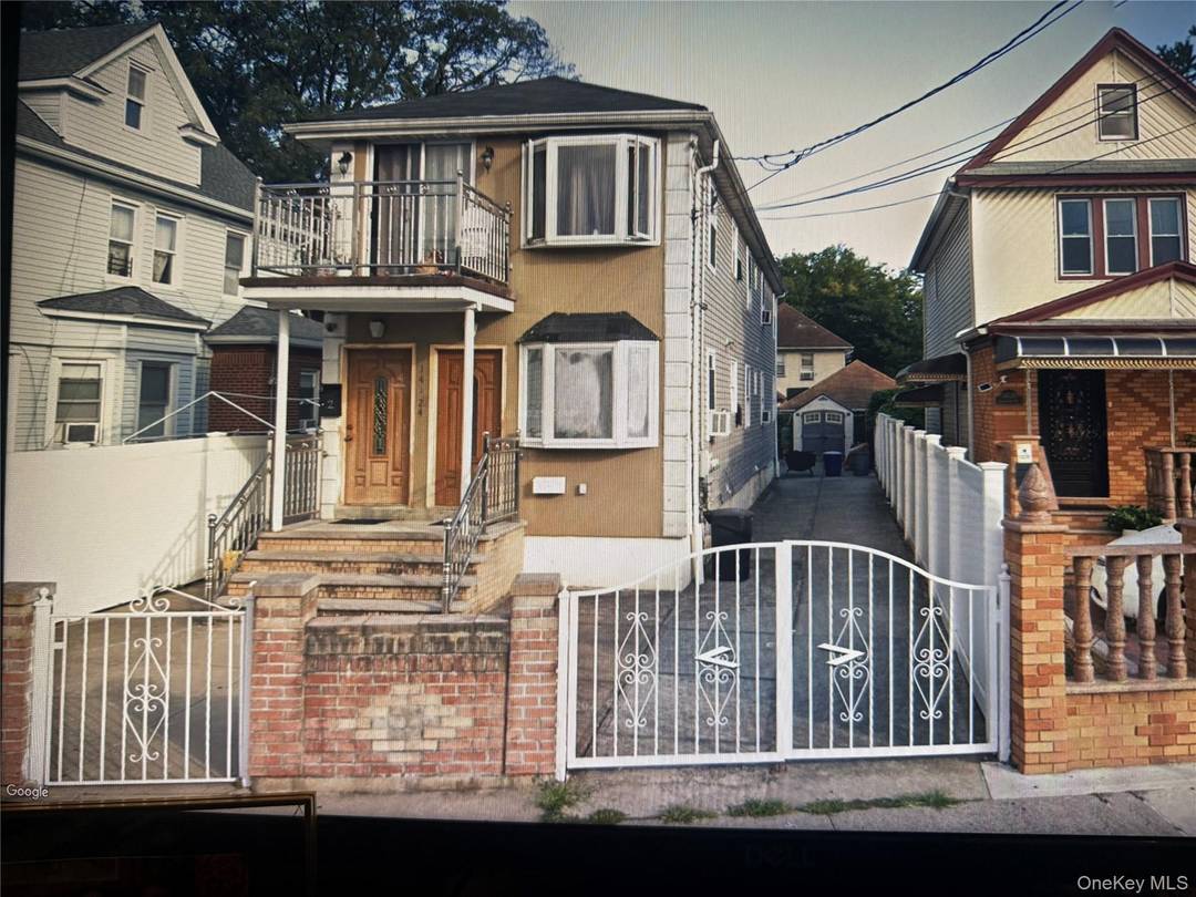 Built only in 2012. Fully modern.