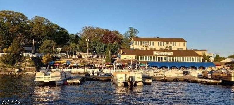 Jefferson House A Rare Gem on Lake Hopatcong !