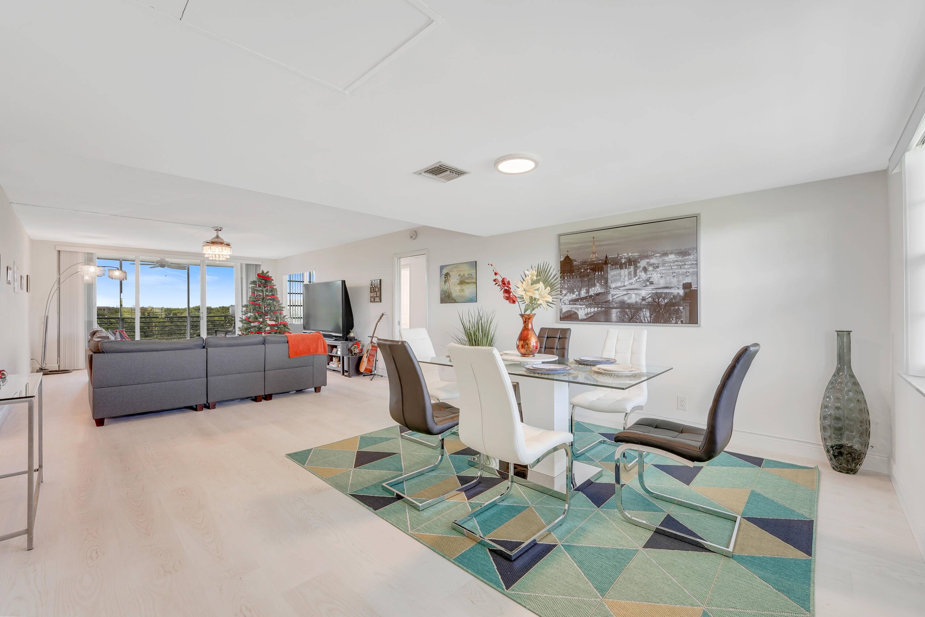 OP FLOOR, FULLY RENOVATED 2021 2022 3 bedroom, 2 full bath condo with GOLF COURSE VIEWS in the Palm Aire Country Club.