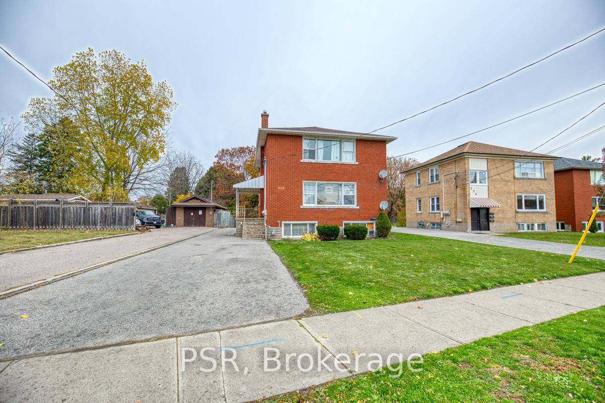 RES 5 ZONING. TRIPLEX ON LARGE LOT.