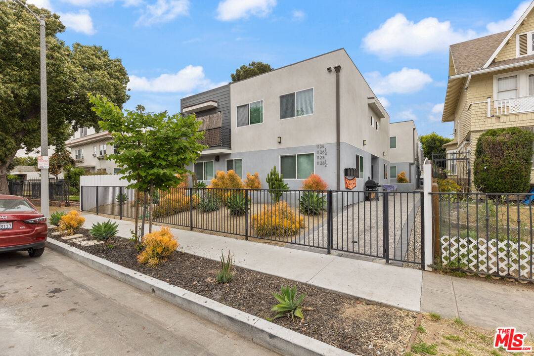 1128 Magnolia Ave 4BR La