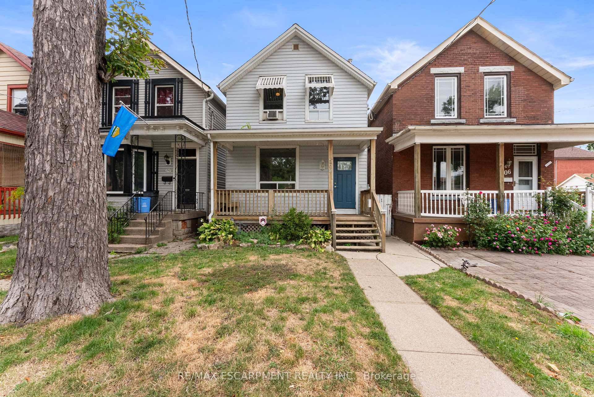 Welcome to 208 East Ave North, a charming duplex located in the heart of Hamilton, Ontario !