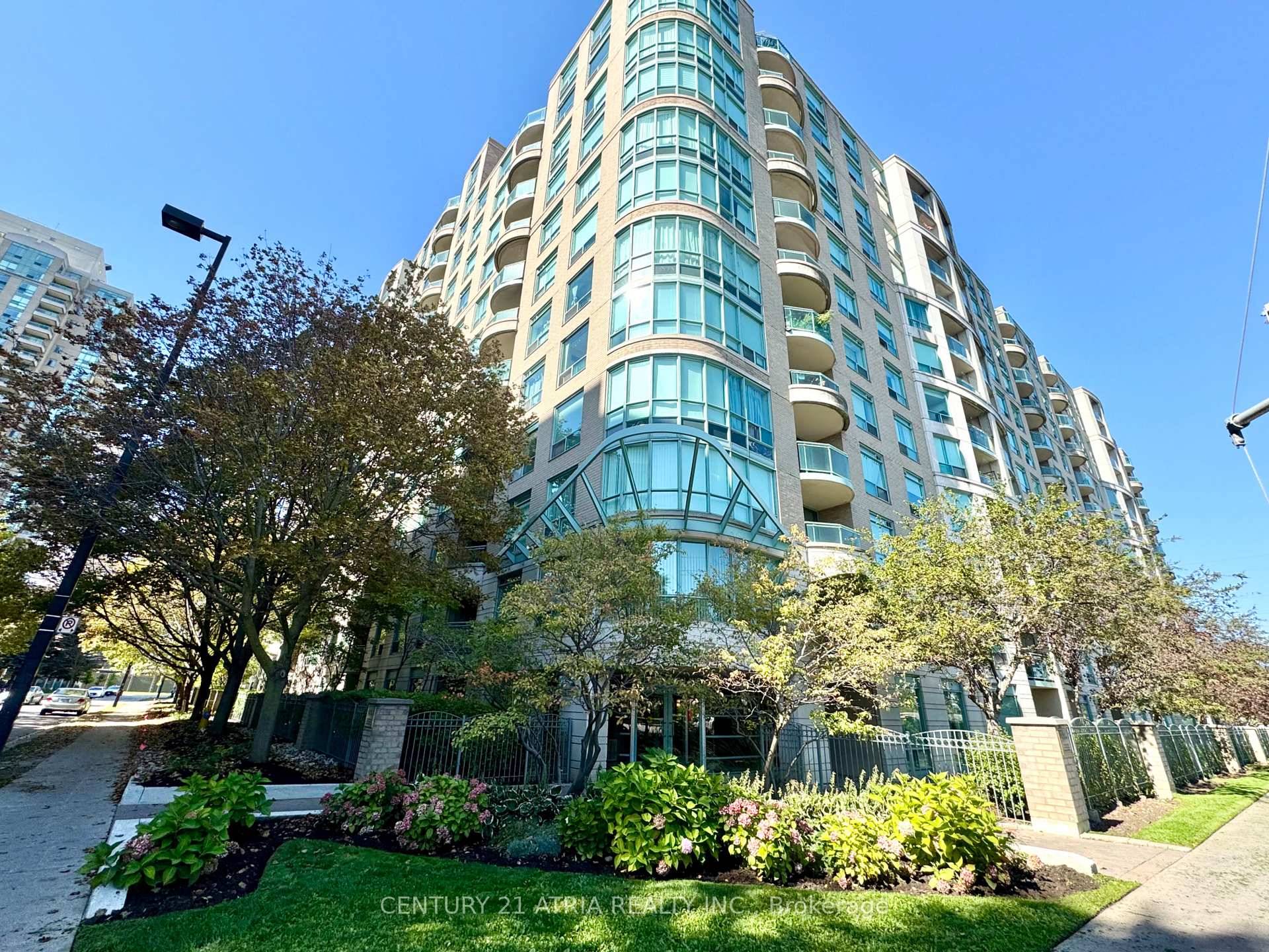 Welcome To Park Palace Condos Featuring This Large 1 Bedroom amp ; 1 Bath Condo.