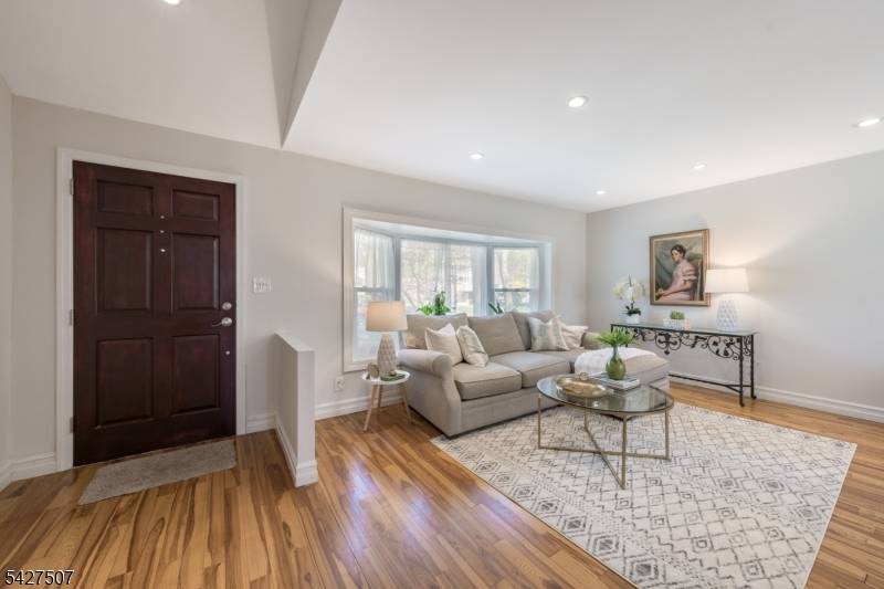 WELCOME TO 380 CHARNWOOD RD IN SOUGHT AFTER NEW PROVIDENCE !