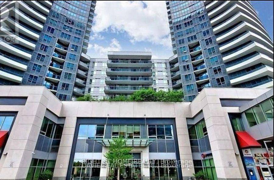 A Luxury Condo On Yonge St.