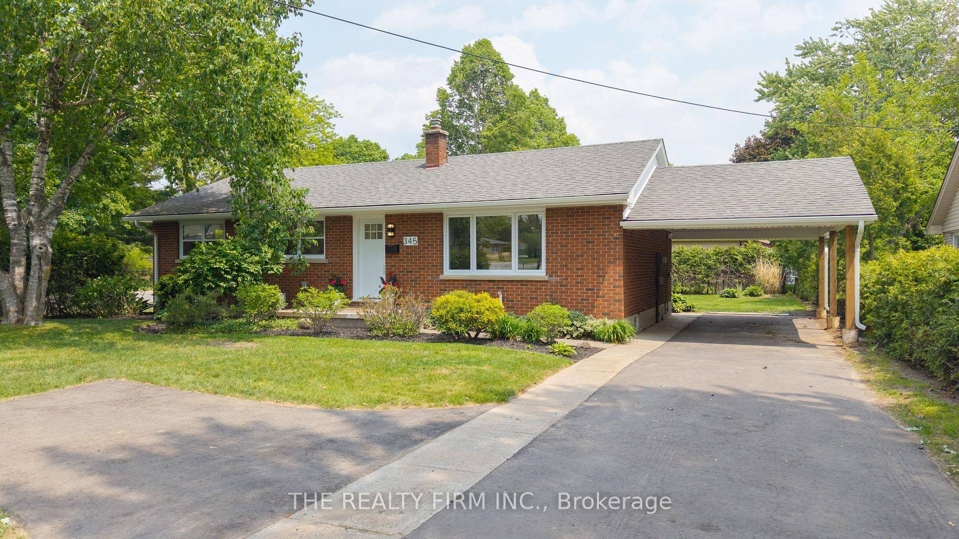 Welcome to 345 Head Street North in Strathroy !