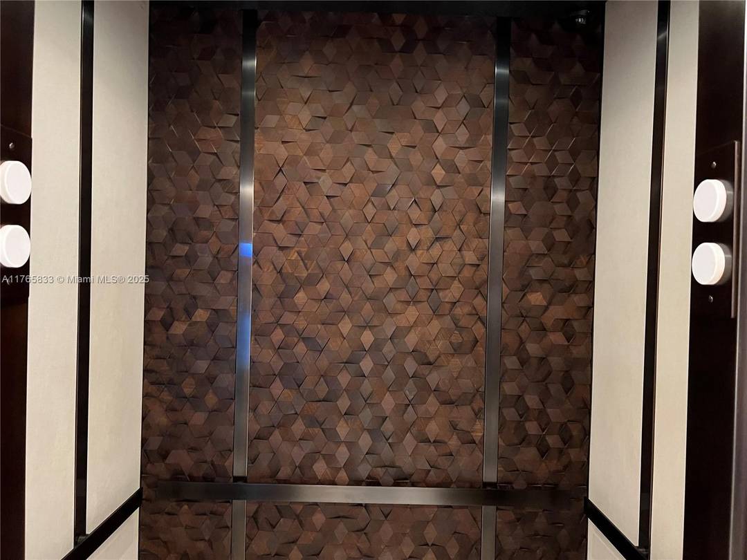 Welcome to luxury at the Echo Brickell Building this exquisite, one bedroom, one and a half bathroom unit with spectacular water and city views that unit features a beautiful Italian ...