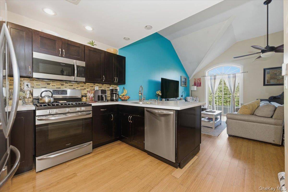 Welcome to Baychester Villas !