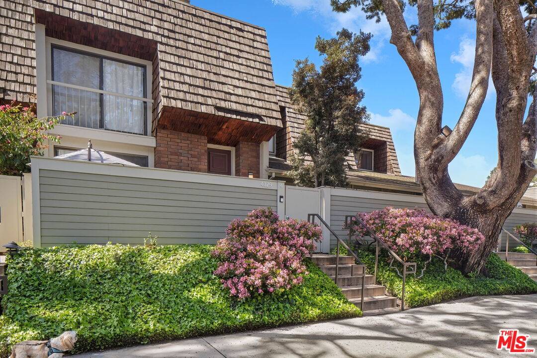 4329 Redwood Ave 2BR Marina Del Rey La