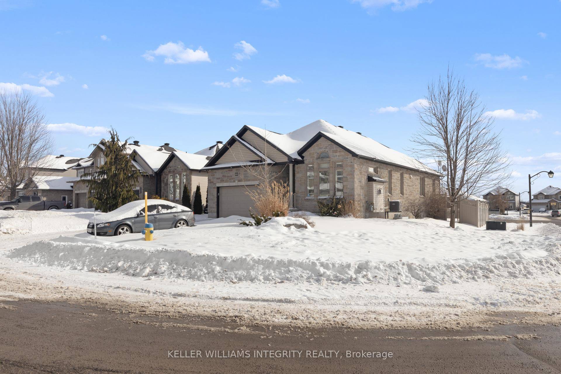 A lovely, contemporary bungalow with an oversized single attached garage located in a modern subdivision in Rockland, Ontario.