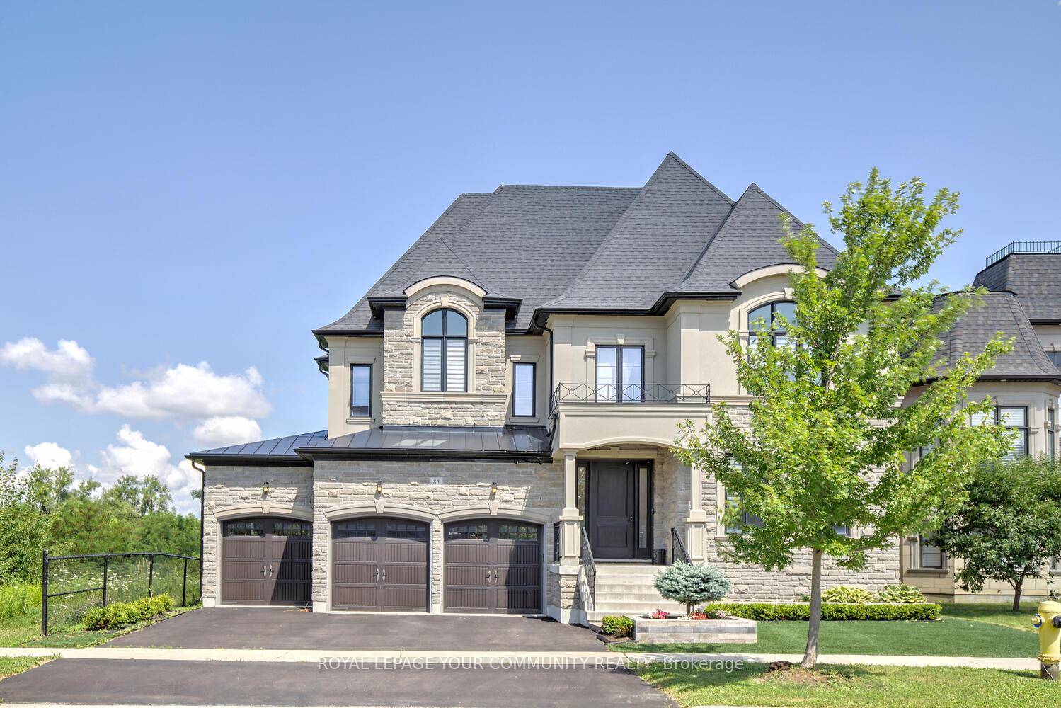 Luxurious executive home for rent in prime King City 3 car garage, about 5, 000 sq ft of sophistication !