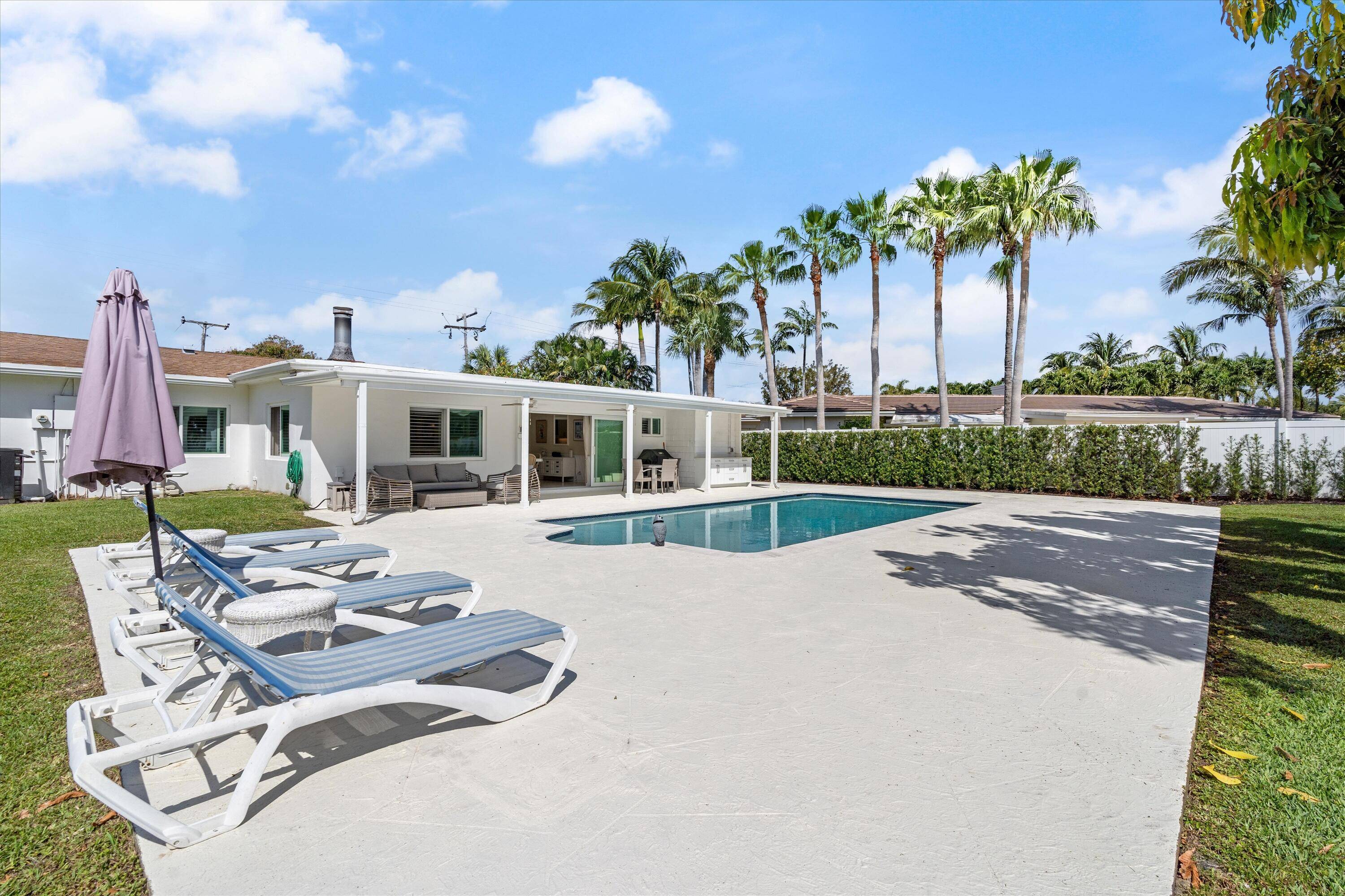 Summer rental nestled in the desirable Lake Ida community of Delray Beach, this home is open, airy, light, and bright.