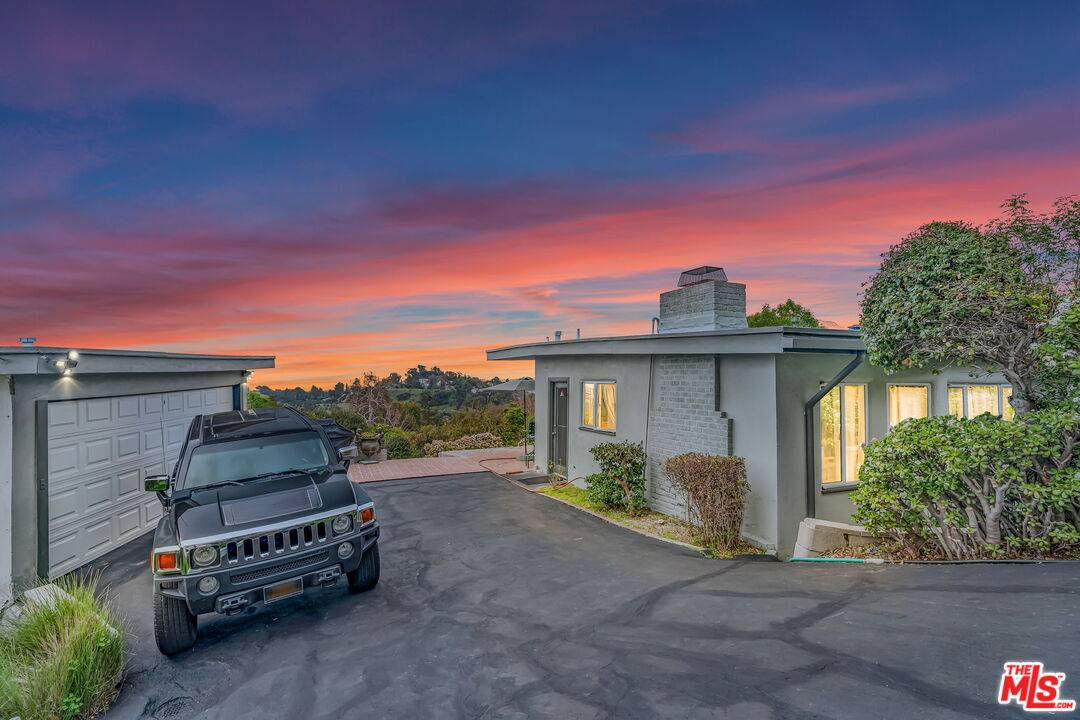 7191   Woodrow Wilson Dr 2BR Hollywood Hills East La