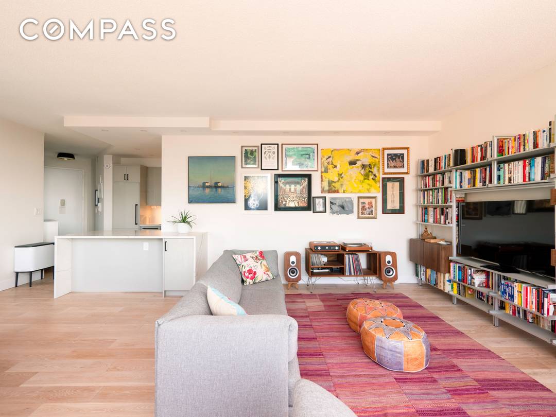 Perched on the 27th floor of the prestigious International Plaza Condominium, this fully renovated two bedroom, two bathroom residence offers spectacular panoramic views of the East River, the United Nations, ...