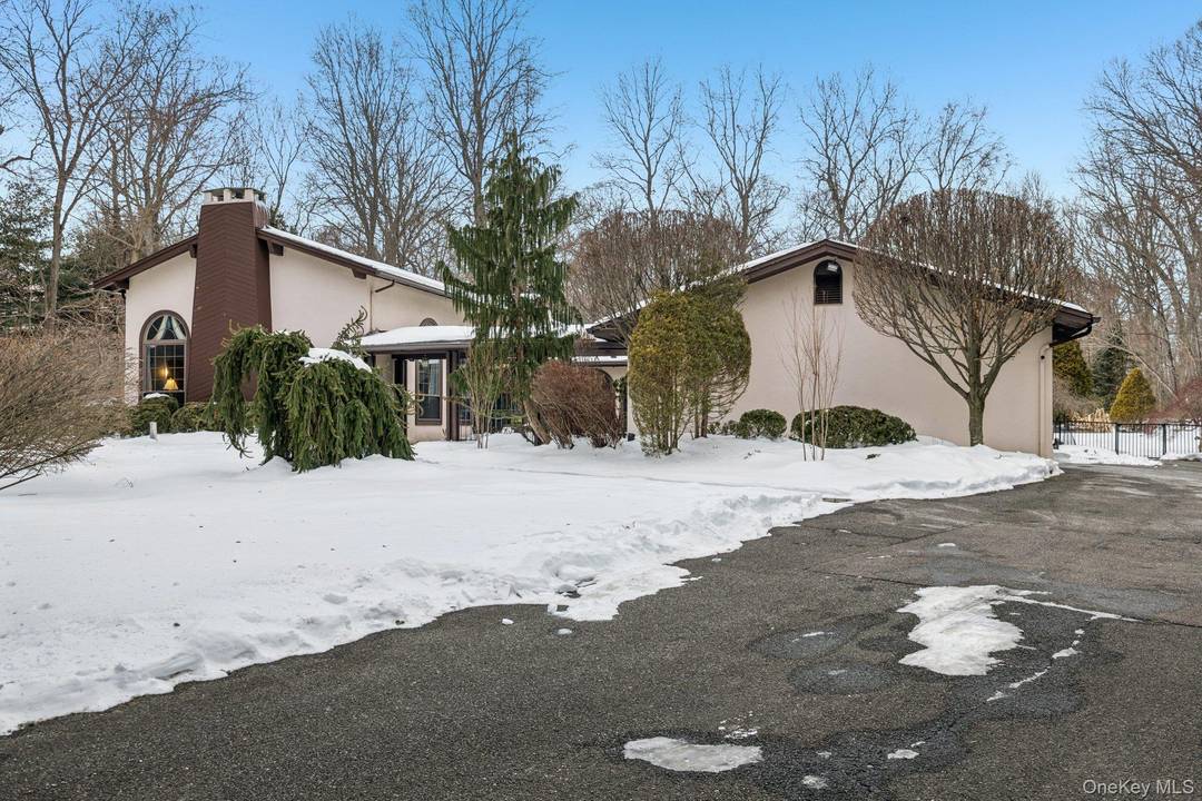 Set gracefully on 2 private, level acres in the prestigious Village of Nissequogue, this architecturally distinctive 4 bedroom, 4 full bath, 2 half bath residence is a remarkable expression of ...
