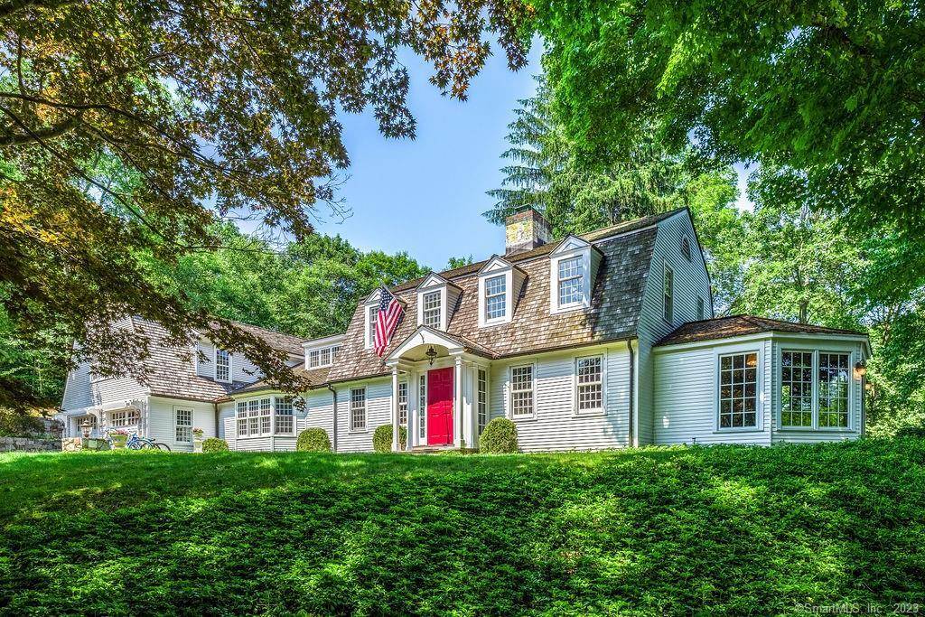 Magnificent country home, pool, and spa on coveted Calhoun Street.