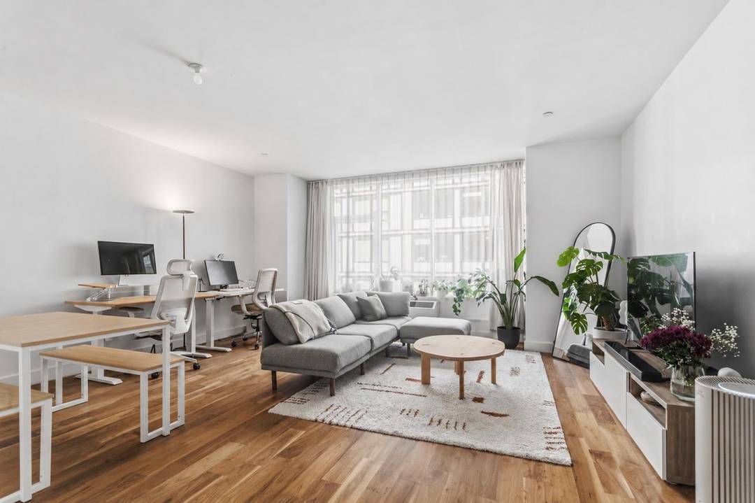 Residence 517 at The Powerhouse Spacious 1 Bedroom Home OfficeWelcome to Residence 517 at The Powerhouse, a generously sized 1 bedroom with a home office, offering 1, 013 square feet ...