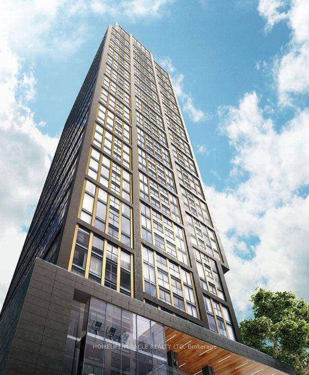 Amazing Opportunity To Live In A Luxury Building !