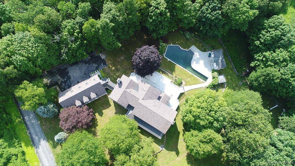 Set on 3. 7 private acres in South Salem, NY, this inviting country estate offers an ideal blend of space, comfort, and outdoor enjoyment.