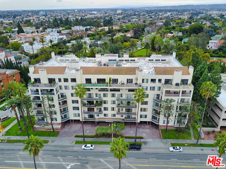 4460   Wilshire Blvd 2BR La