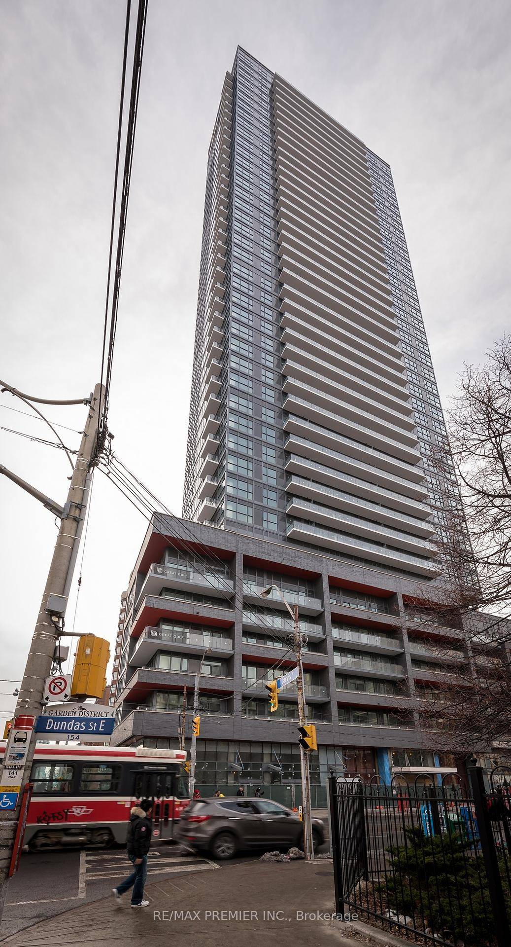 Bright And Modern 1 Bedroom Condo At The Luxurious Pace Condos !