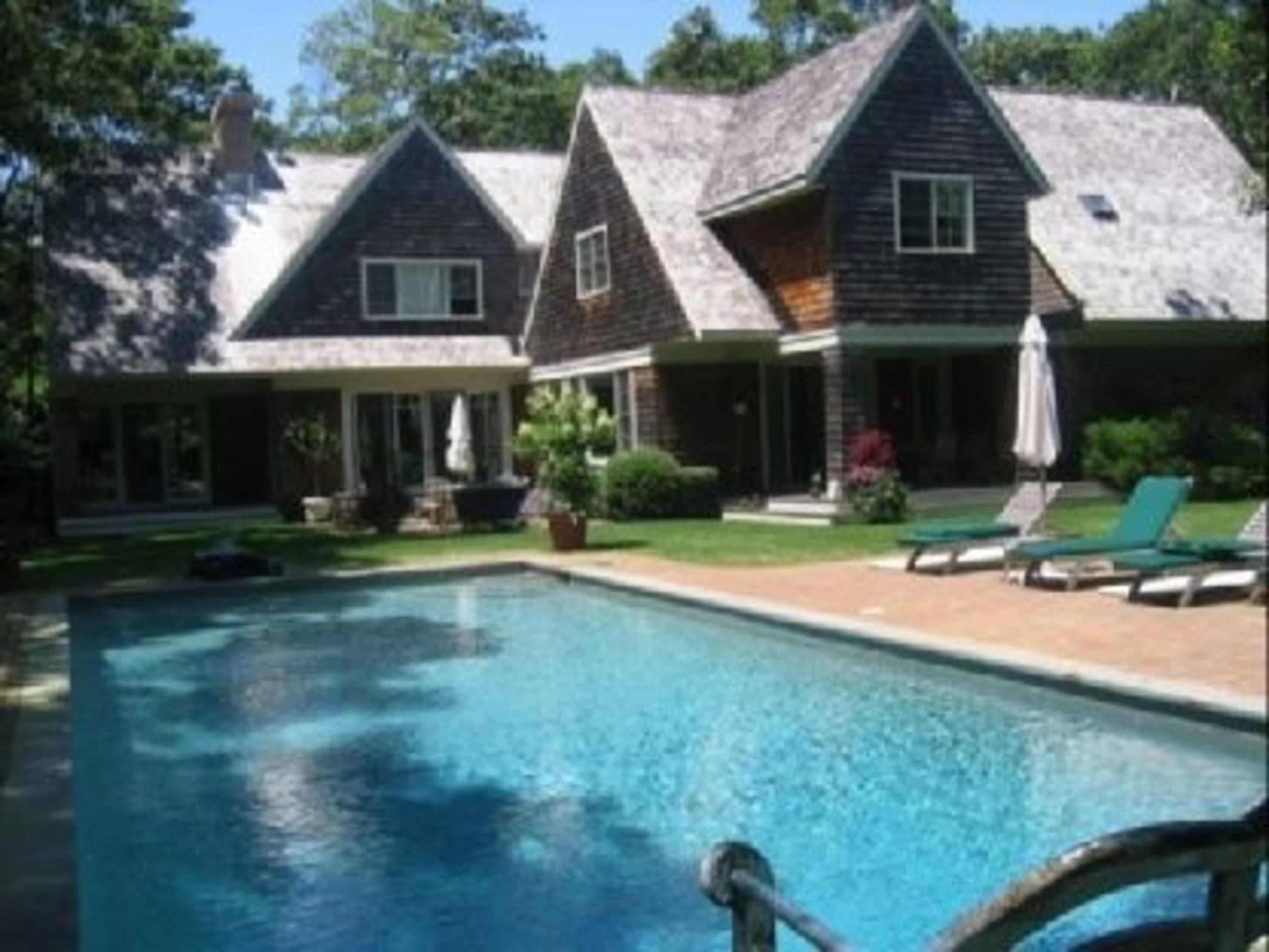 East Hampton South 5 Bedroom- Must See!!