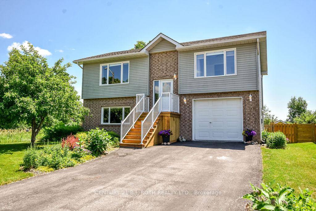 Fully finished turn key raised bungalow will not disappoint !