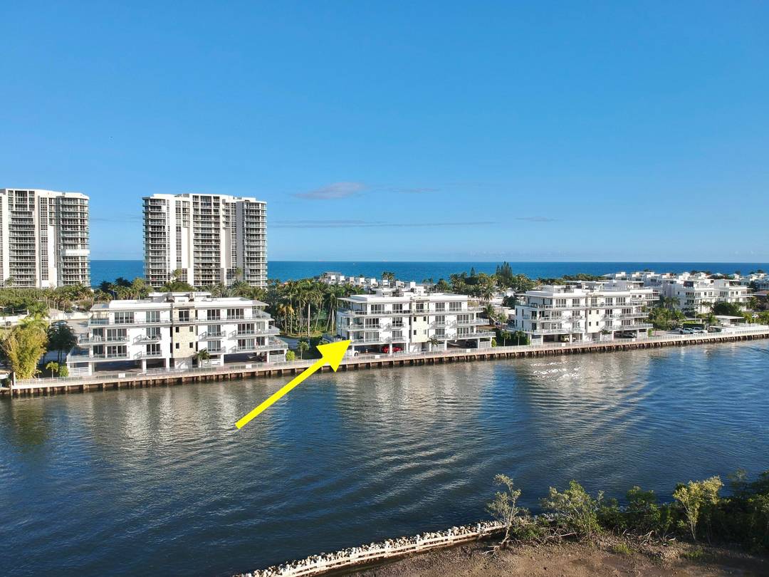 Direct Intracoastal 2 bedroom convertible condominium unit in newer construction 2018 building in Hollywood's exclusive North Beach neighborhood.