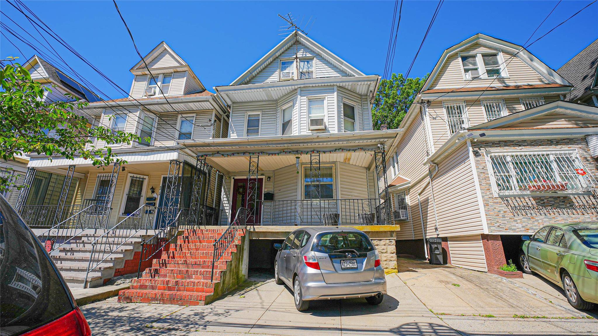 Welcome to 5214 92nd St a Prime Multi Family Investment Opportunity in Elmhurst, Queens Discover this well maintained multi family property located at 5214 92nd Street, Elmhurst, NY 11373.