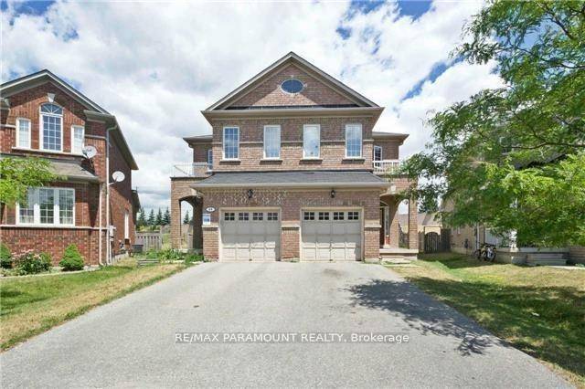 Prestigious Lakelands Village.