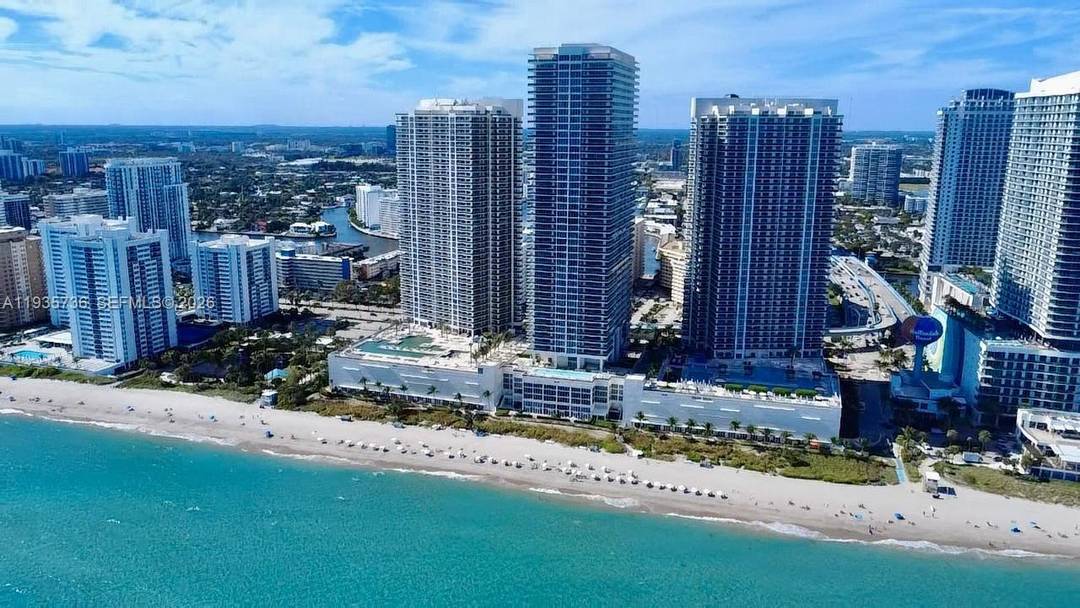 OWNER MOTIVATED ! ! SPECTACULAR AND OVERSIZED 2 BEDROOM DEN AND 3 FULL BATHS UNIT AT THE LUXURIOUS BEACH CLUB IN HALLANDALE BEACH.