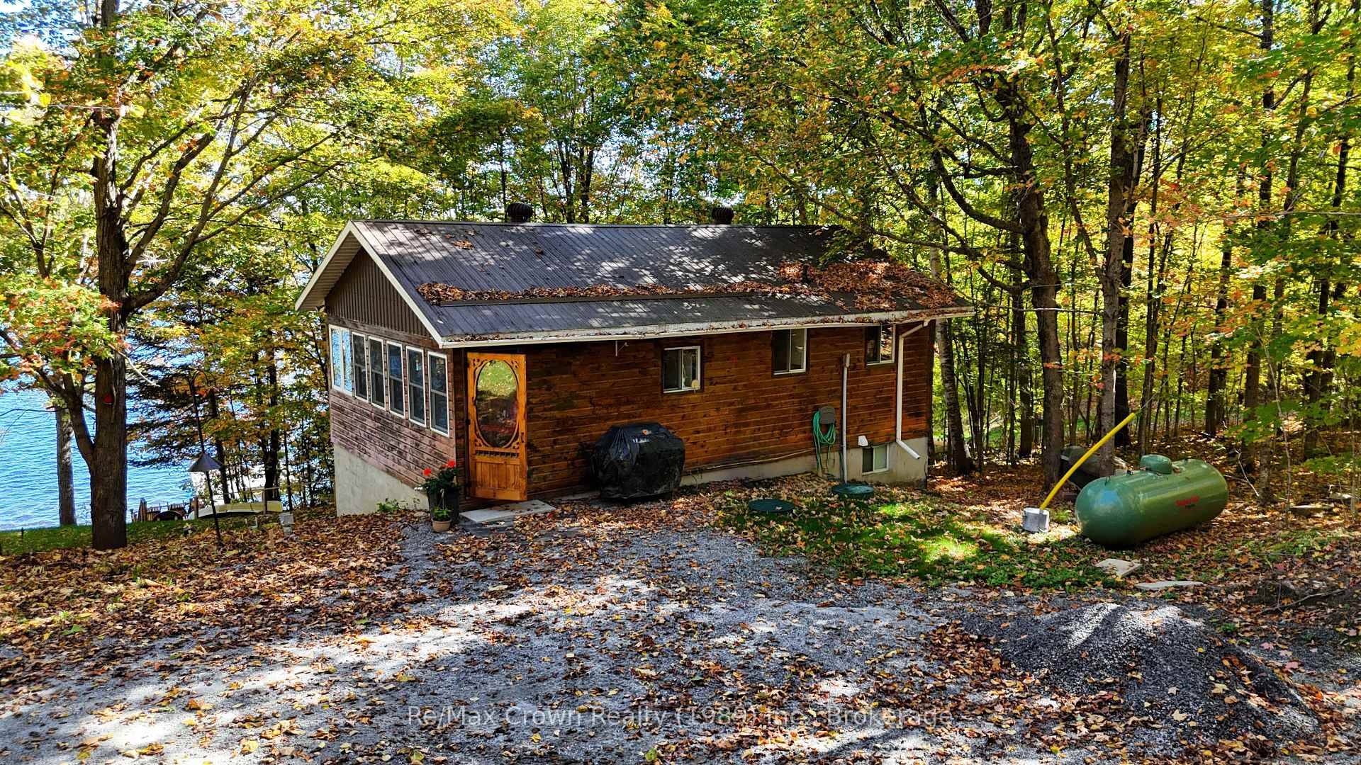 Cozy Four Season Cottage on Commanda Lake.