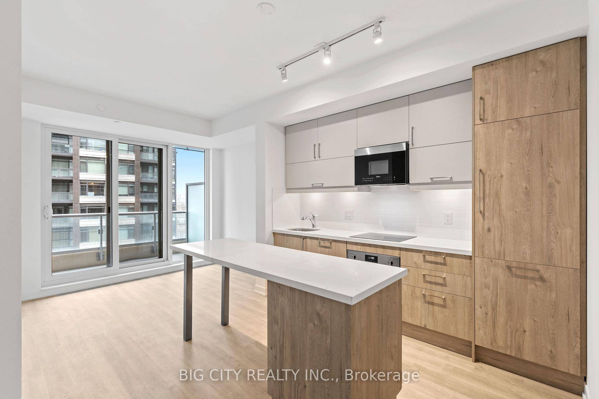 Step Into This Bright And Airy 1 Bedroom Plus Oversized Den, 2 Bathroom Suite With Soaring 9 Foot Ceilings And A Sun Soaked Southwest Facing Exposure.