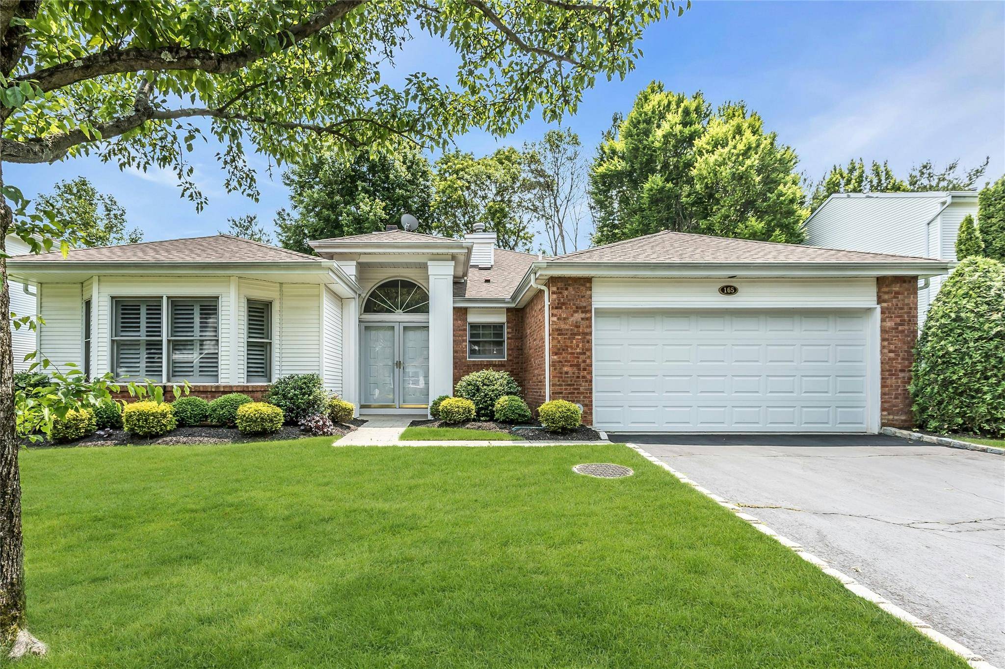 This is YOUR chance for One Floor Living in The Commack Hamlet Golf amp ; Country Club.