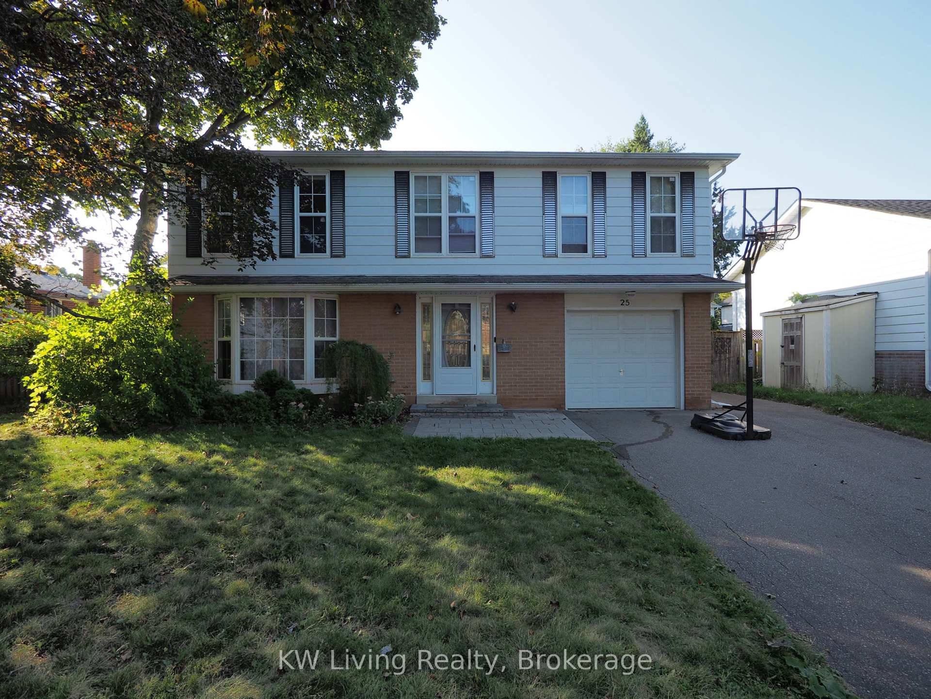 Welcome to 25 Gladiator Road, Situated in the peaceful Milne Dam Conservation Area.