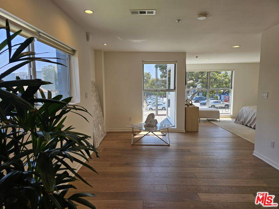 1617   Broadway 1BR Santa Monica La
