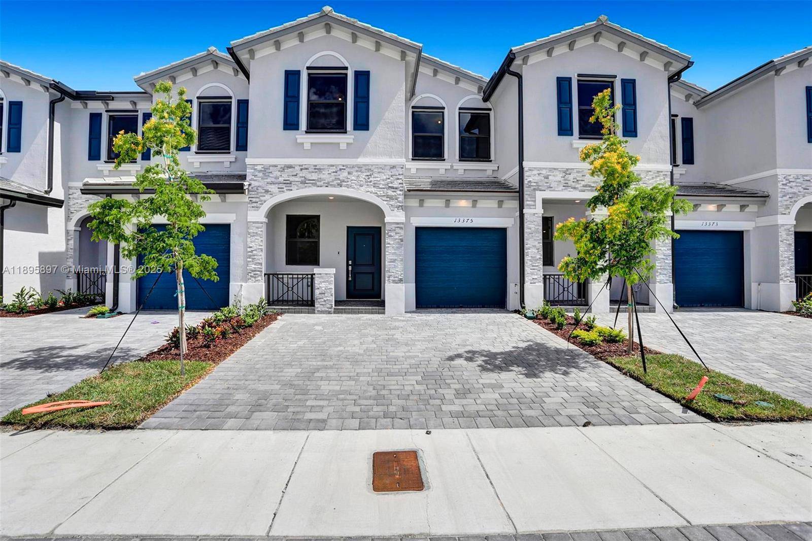 Beautiful 3 Bedroom Townhouse in a Gated Community in South Florida.